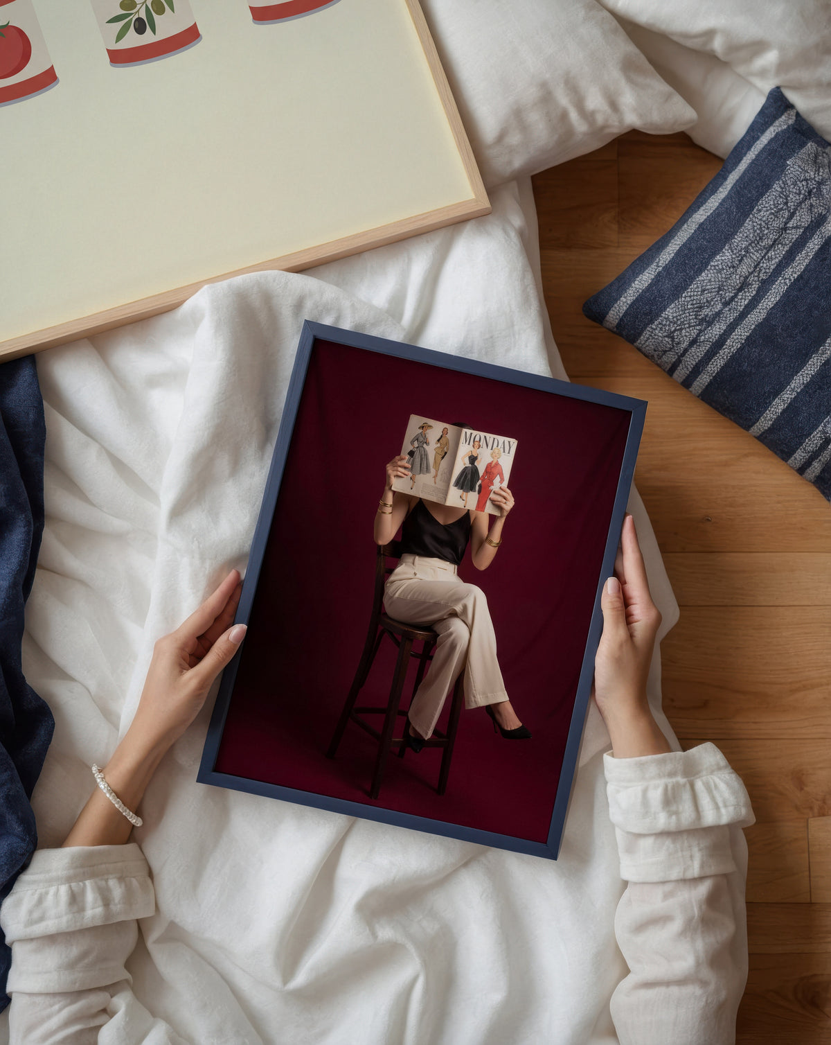 Behind the Pages Poster – två posters i rum 2