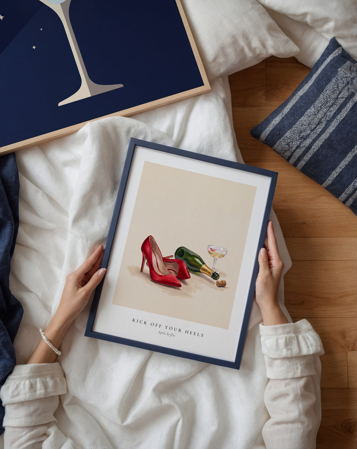 Lipstick and Linen Poster – två posters i rum 2