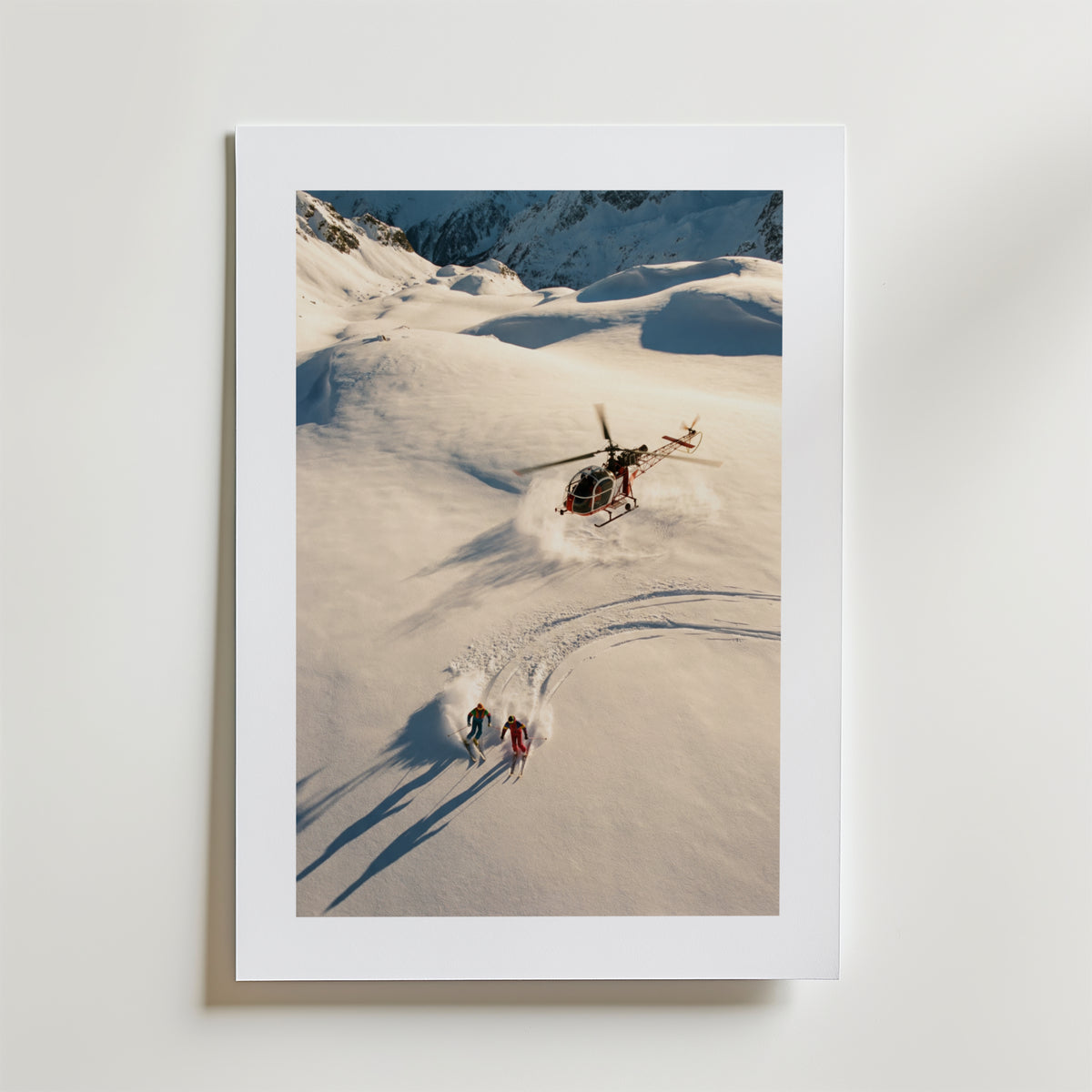 Alpine Pursuit Prestige – stilfullt konsttryck från Bozetto, tryckt på matt finpapper
