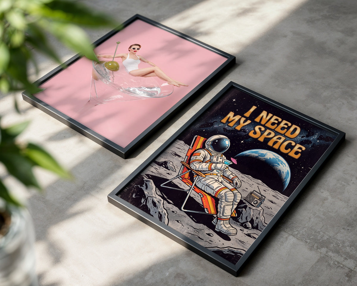 I Need My Space Poster – två posters i rum 1
