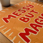 Messy but Magical Poster – närbild på papper