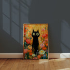Midnight Bloom Cat affisch i ram lutad mot ljus vägg på trägolv – Bozetto konsttryck i hög kvalitet