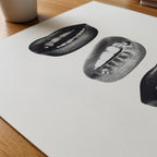 Silver Grillz Lips Poster – närbild på papper